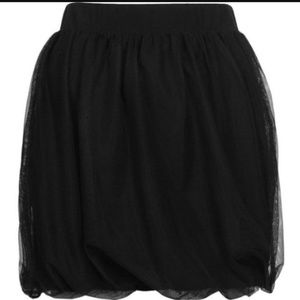 NWT....TOPSHOP TWISTED HEM TULLE MINISKIRT